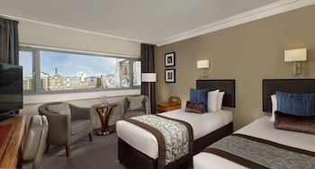 Standard Twin Room, with Bridge View