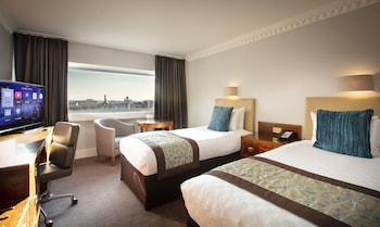 Standard Twin Room, with Bridge View
