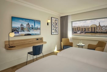 Executive Twin Room, with Bridge View (Newly Refurbished)