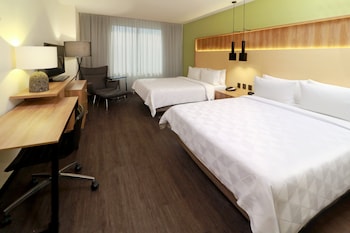 Standard Room, 2 Queen Beds, Courtyard View