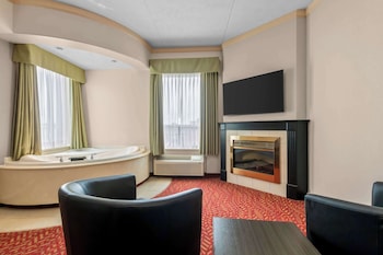 Standard Room, 1 King Bed, Jetted Tub, Tower