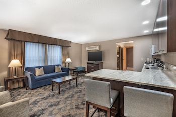 Suite, 1 King Bed, Non Smoking, Kitchen