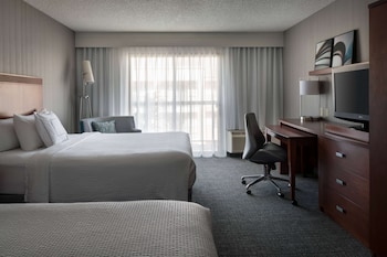 Room, 2 Queen Beds (Balcony Pool View)