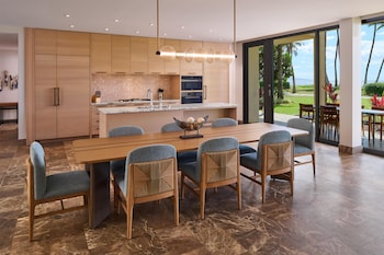 4 Bedroom Villa, Oceanfront (4 King Beds)