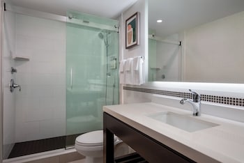 Suite, 1 King Bed, Jetted Tub