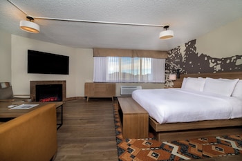 Suite, 1 King Bed, Fireplace, Mountain View (Tower 1)