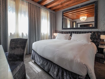 Superior Double or Twin Room, City View