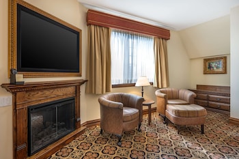Standard Room, 1 King Bed, Accessible, Bathtub
