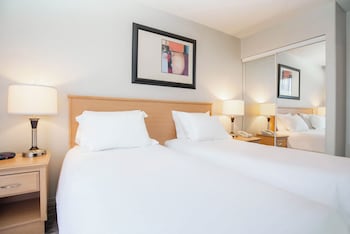 Suite, Kitchen, City View (2 Single Beds, Sofa Bed, W/D, Balcony)