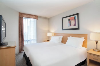 Suite, Kitchen, City View (2 Single Beds, Sofa Bed, W/D, Balcony)