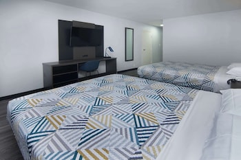 Standard Room, 2 Queen Beds, Smoking