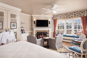 Room, 1 King Bed, Fireplace (Cannery Row)