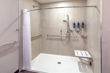 Room, 2 Queen Beds, Mobility Accessible (Mobility, Roll-in Shower)
