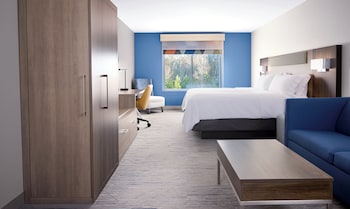 Standard Room, 1 King Bed, Jetted Tub