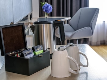 Deluxe Room, 1 Queen Bed with Sofa bed