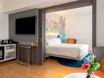 Junior Suite, 1 Queen Bed