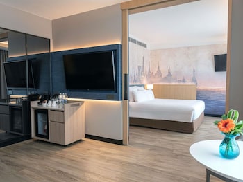 Junior Suite, 1 Queen Bed