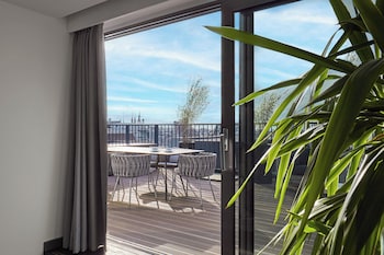 Penthouse (De Witt)