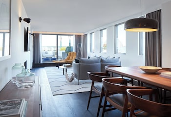 Penthouse (De Witt)