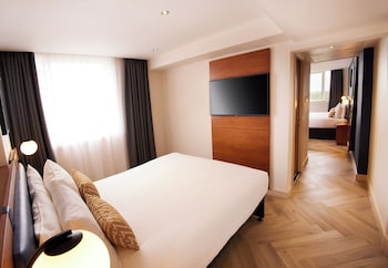 Deluxe Family Room Sleeps 4