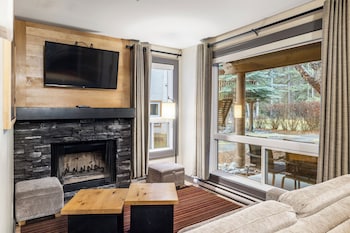 Suite (One Bedroom Wolf)