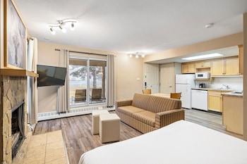 Studio, 1 Queen Bed