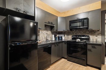 Suite (One Bedroom Wolf)