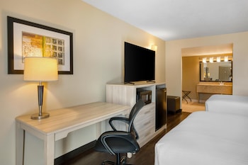 Standard Room, 2 Double Beds, Non Smoking, Refrigerator & Microwave
