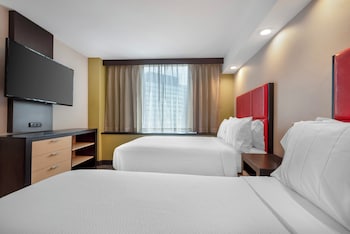 Standard Room, 2 Double Beds, Mobility Accessible (Roll-In Shower)