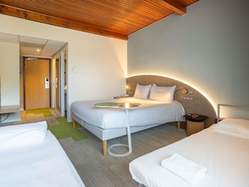 Standard Suite, Multiple Beds