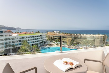 Standard, Sea View