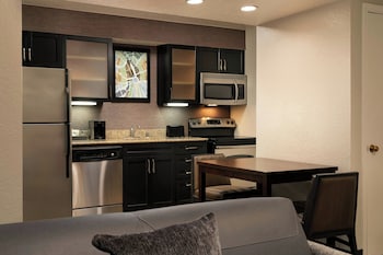 Studio, 1 King Bed with Sofa bed (Hearing Accessible)