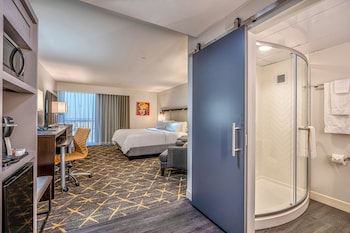 Standard Room, 1 King Bed