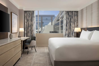 Superior Room, 1 King Bed, Hearing Accessible (Transfer Shower)