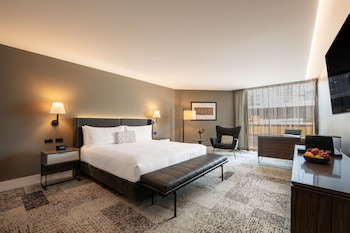Premier King Corner Room