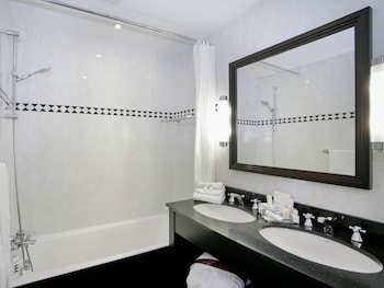 Classic Twin Room, 1 Queen Bed, Partial Sea View