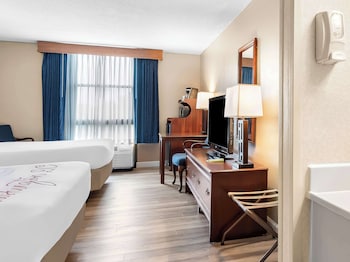 Standard Room, 2 Queen Beds, Non Smoking