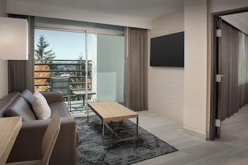 Suite, 1 Bedroom, Balcony