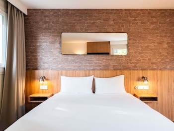 Superior Room, 1 Double Bed, Mobility Accessible