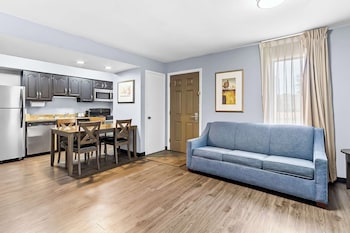 Suite, 2 Queen Beds, Non Smoking (with Sofabed, Full Kitchen)