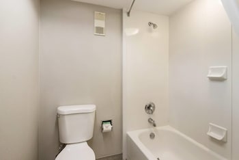Standard Room, 2 Queen Beds, Non Smoking (Efficiency)