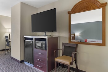 Standard Room, 1 King Bed, Non Smoking, Jetted Tub
