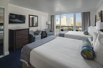 Room, 2 Queen Beds, Balcony (Tropical View)