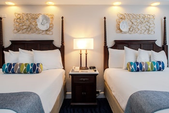 Room, 2 Queen Beds, Balcony (Tropical View)
