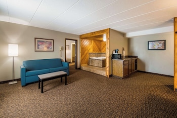 Suite, 1 King Bed, Non Smoking