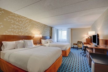 Room, 2 Queen Beds, Hearing Accessible (Accessible Bathtub)