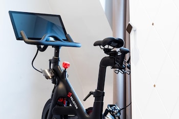 Executive Room, 1 King Bed (Peloton)
