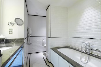Executive Room, 1 King Bed (Lounge Access)