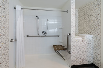 Standard Room, 1 King Bed, Mobility Accessible