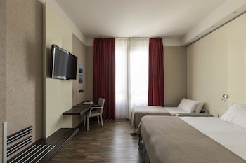 Triple Spacious Room, 1 King Bed (With Sofa Bed)